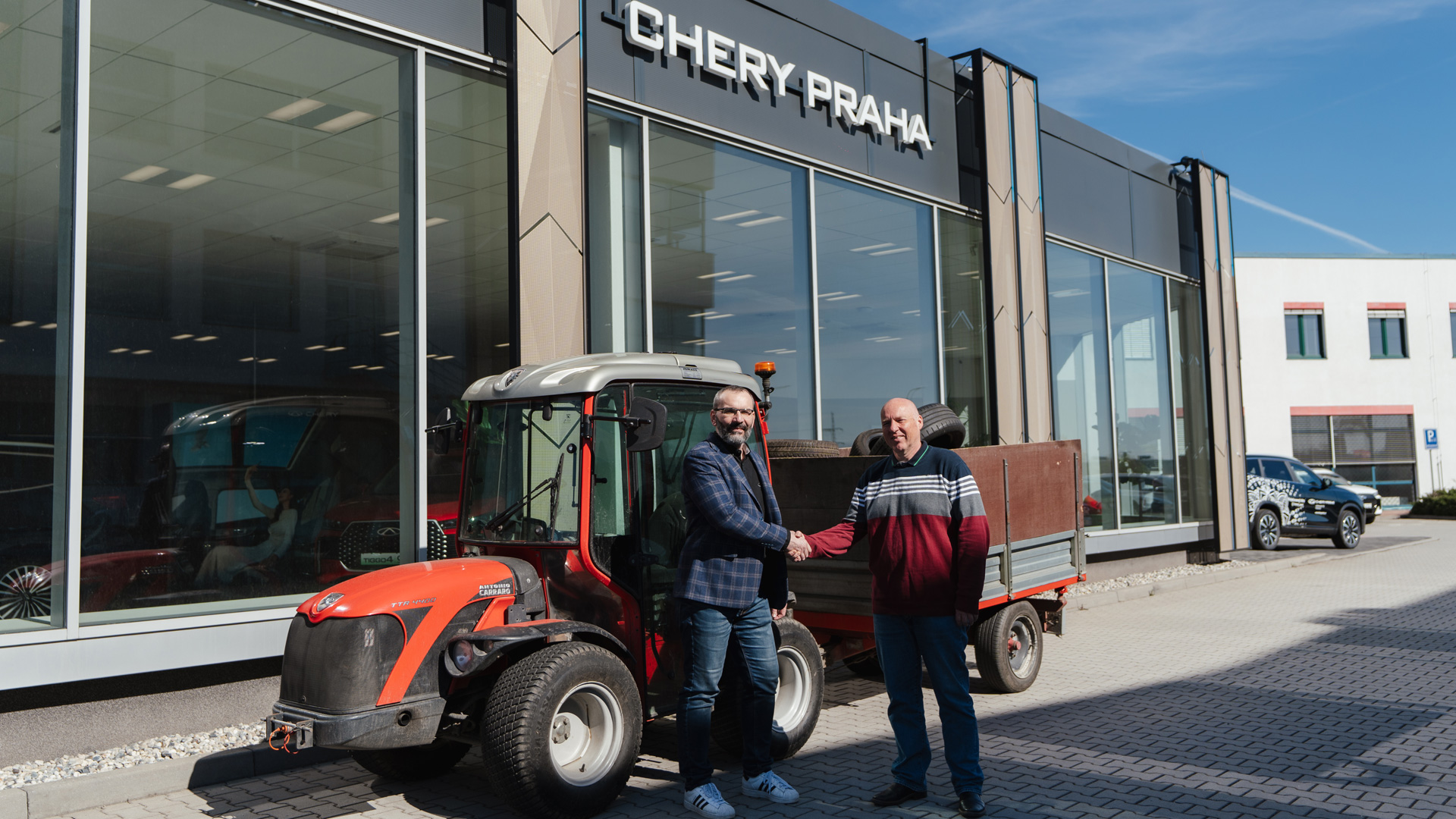 Chery Praha navazuje spolupráci s obcí Čestlice. Společným cílem je pomoci řešit aktuální problémy odpadového hospodářství způsobem, který je pro ni možný a nabídla obci pomoc s likvidací odložených pneumatik, jejich následná likvidace představuje pro obec výraznou finanční i organizační zátěž. 